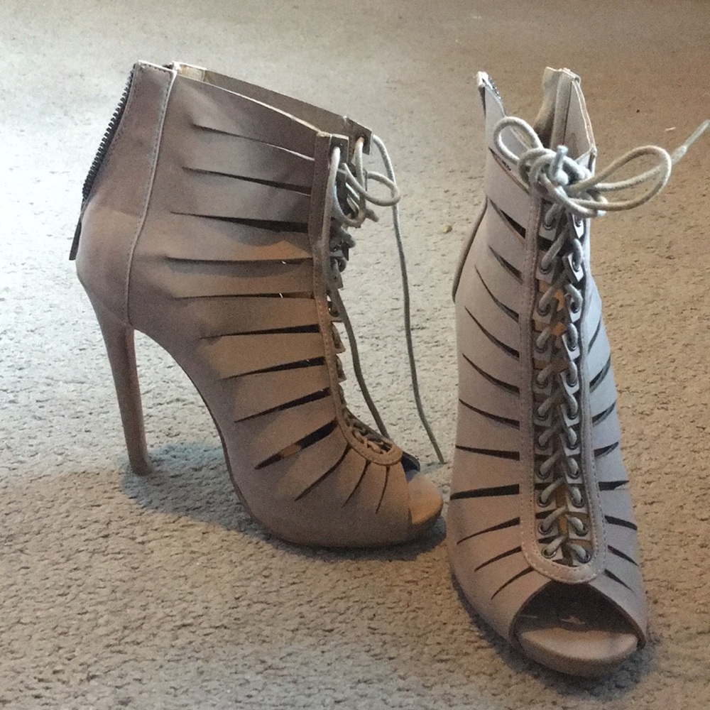Lace up tan heals